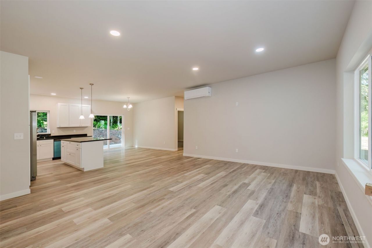 61 E Olyview Place, Grapeview, WA 98546