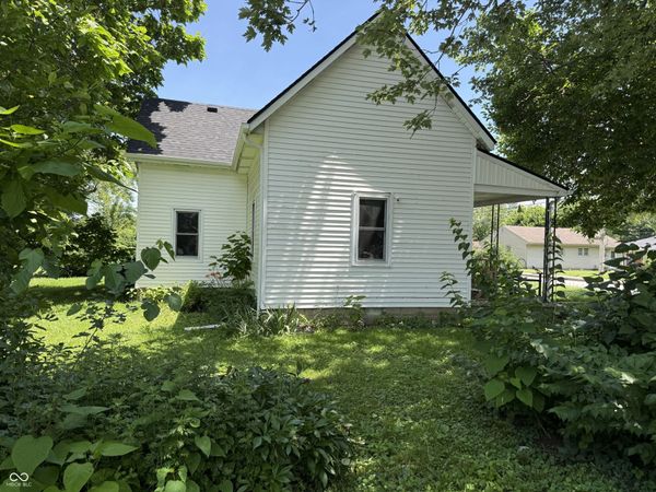 901 Columbia Avenue , Alexandria, IN 46001