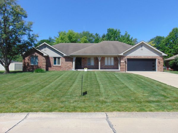1440 Paris Drive, Franklin, IN 46131