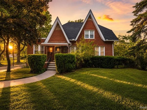 17321 E 11 Mile Road, Roseville, MI 48066
