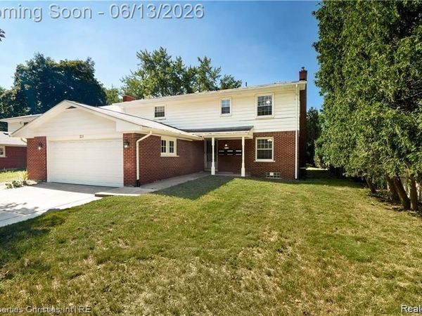 215 Woodsboro Drive, Royal Oak, MI 48067
