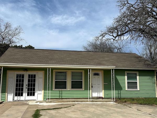1012 Haley Ave, Rockdale, TX 76567