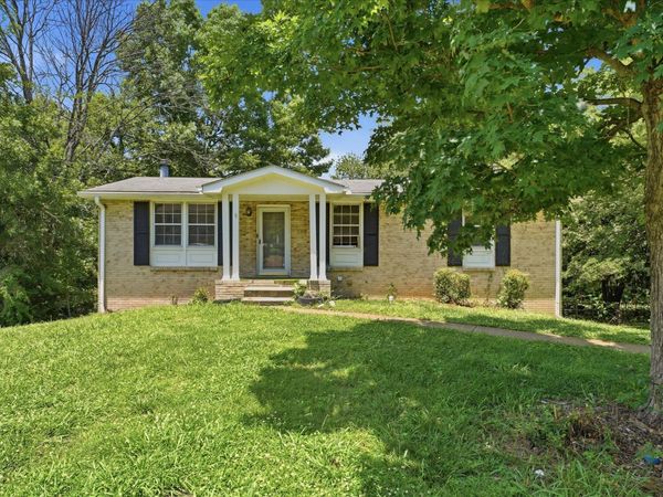 413 Clearwater Dr , Nashville, TN 37217