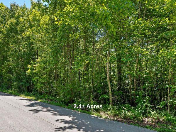2 Holly Street, Signal Mountain, TN 37377