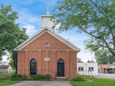275 College Street , Groveport, OH 43125