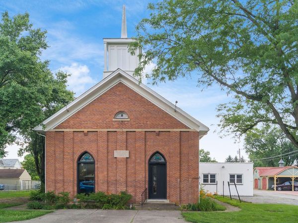 275 College Street , Groveport, OH 43125