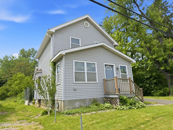 189 River Road, Glenmont, NY 12077