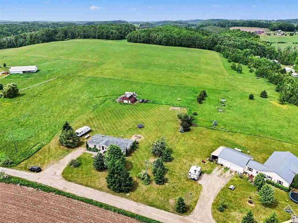 14625 Springwood, Charlevoix, MI 49720