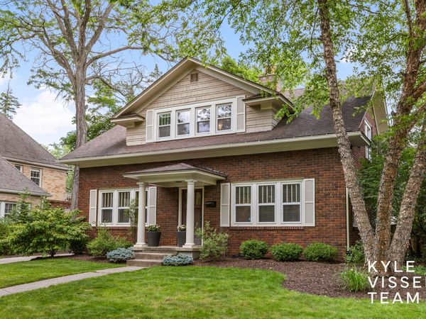 964 Pinecrest Avenue SE, East Grand Rapids, MI 49506