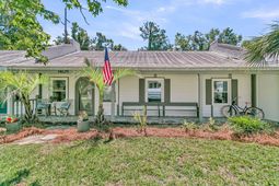 1462 N Point Lane photo 4