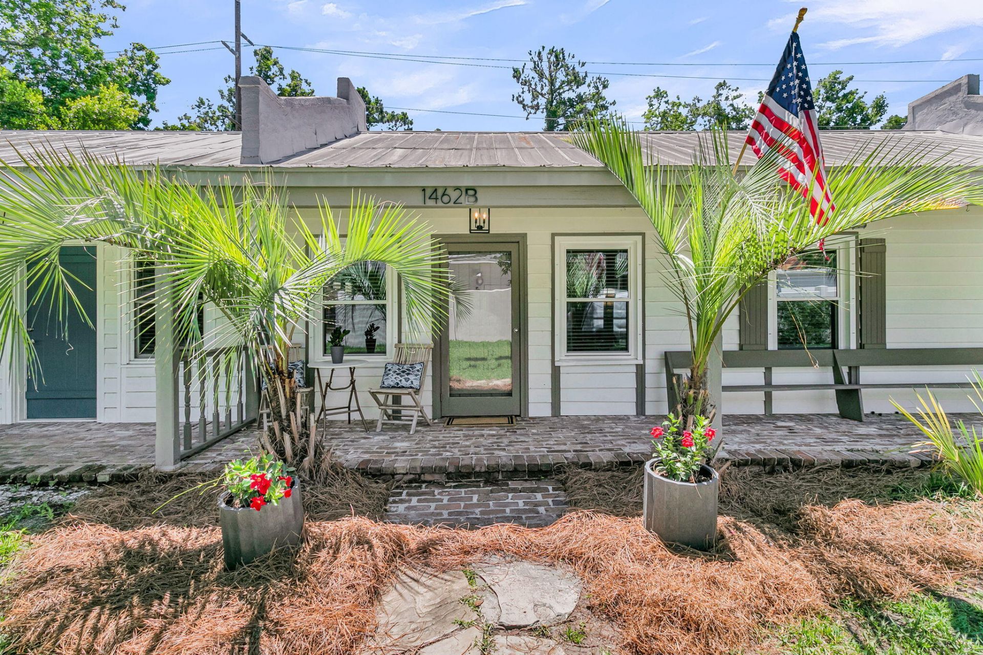 1462 N Point Lane Photo 4