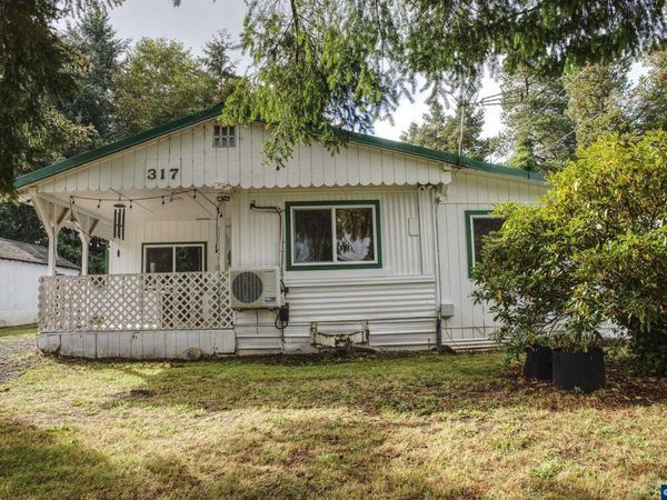 317 SE Swan Av, Siletz, OR 97380