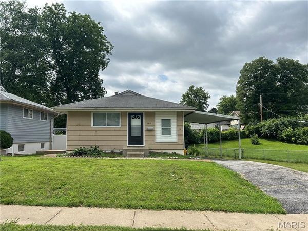 7816 Dartmoor Drive , St Louis, MO 63121