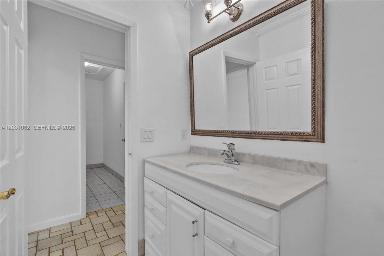 2850 Natoma St , Miami, FL 33133 Photo