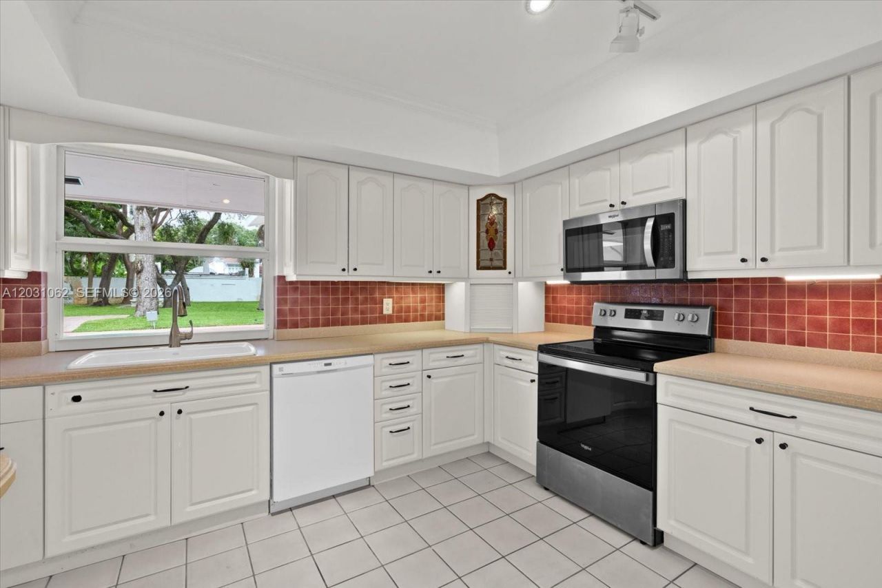 2850 Natoma St , Miami, FL 33133 Photo