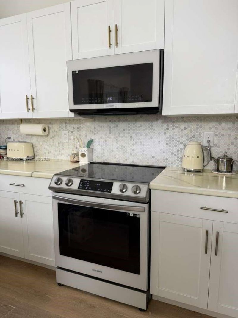 20731 NE 7th Pl, Unit 20731, Miami, FL 33179 Photo