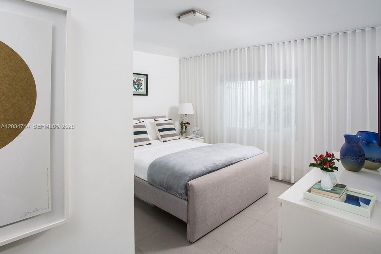 533 NE 52 Ter , Unit ., Miami, FL 33137 Photo