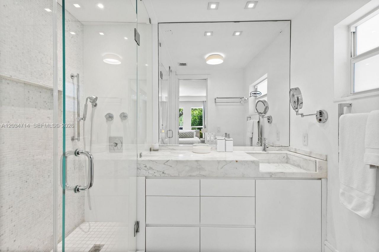 533 NE 52 Ter, Unit ., Miami, FL 33137 Photo