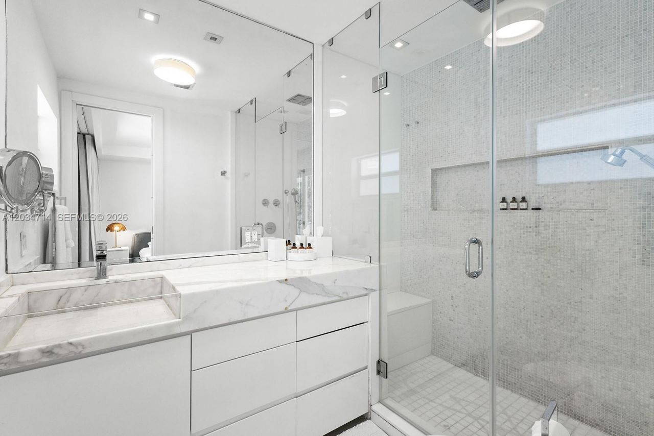 533 NE 52 Ter, Unit ., Miami, FL 33137 Photo