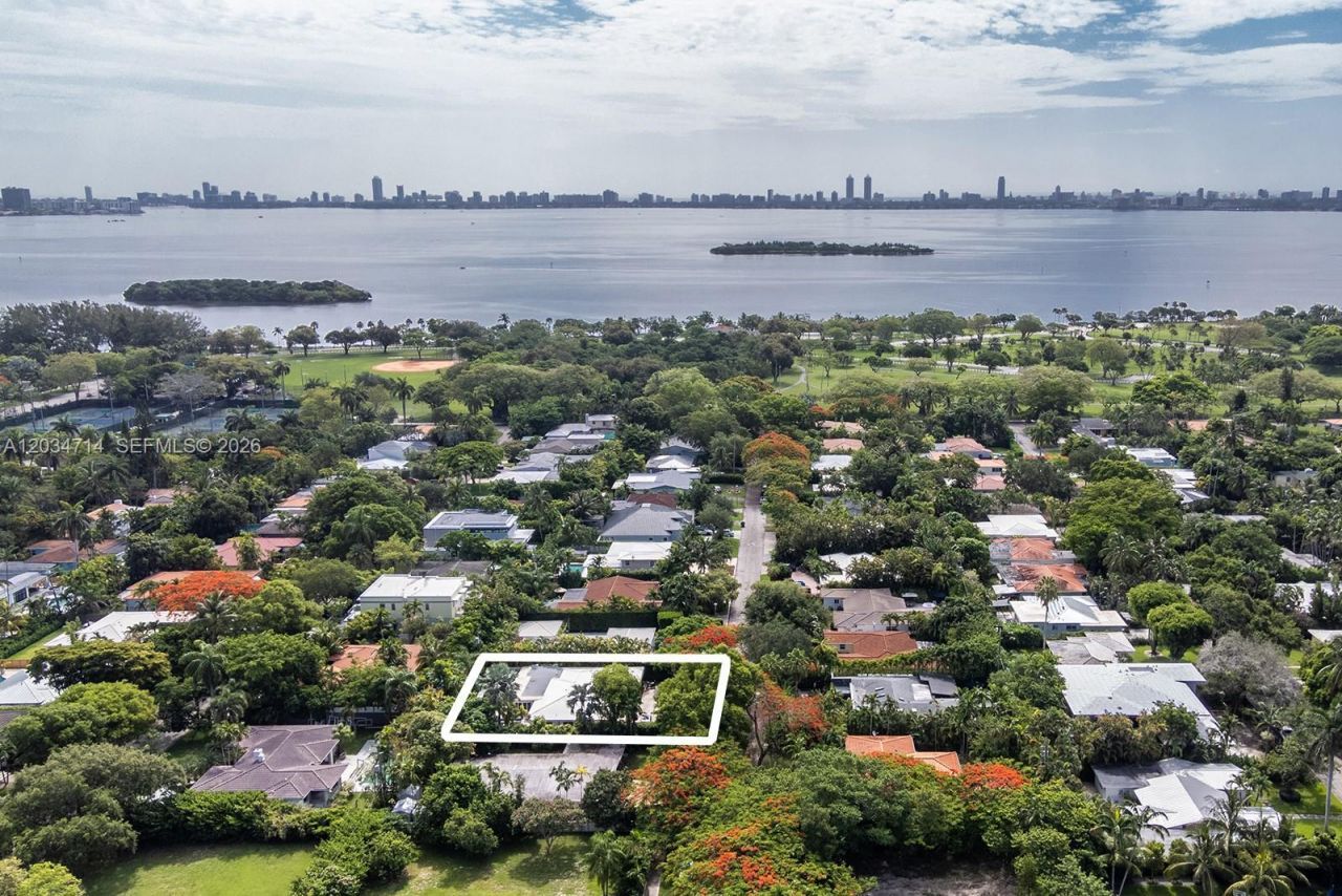 533 NE 52 Ter, Unit ., Miami, FL 33137 Photo