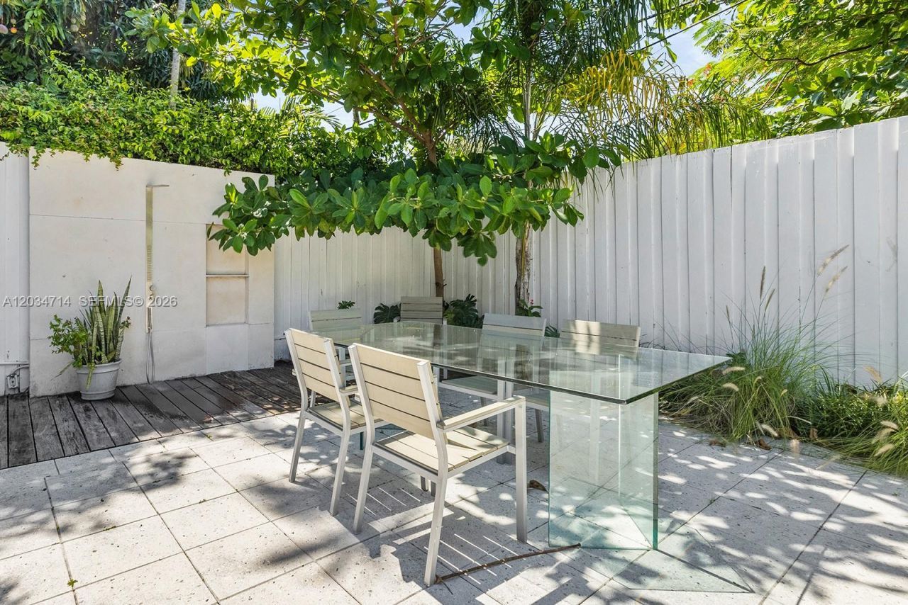 533 NE 52 Ter, Unit ., Miami, FL 33137 Photo