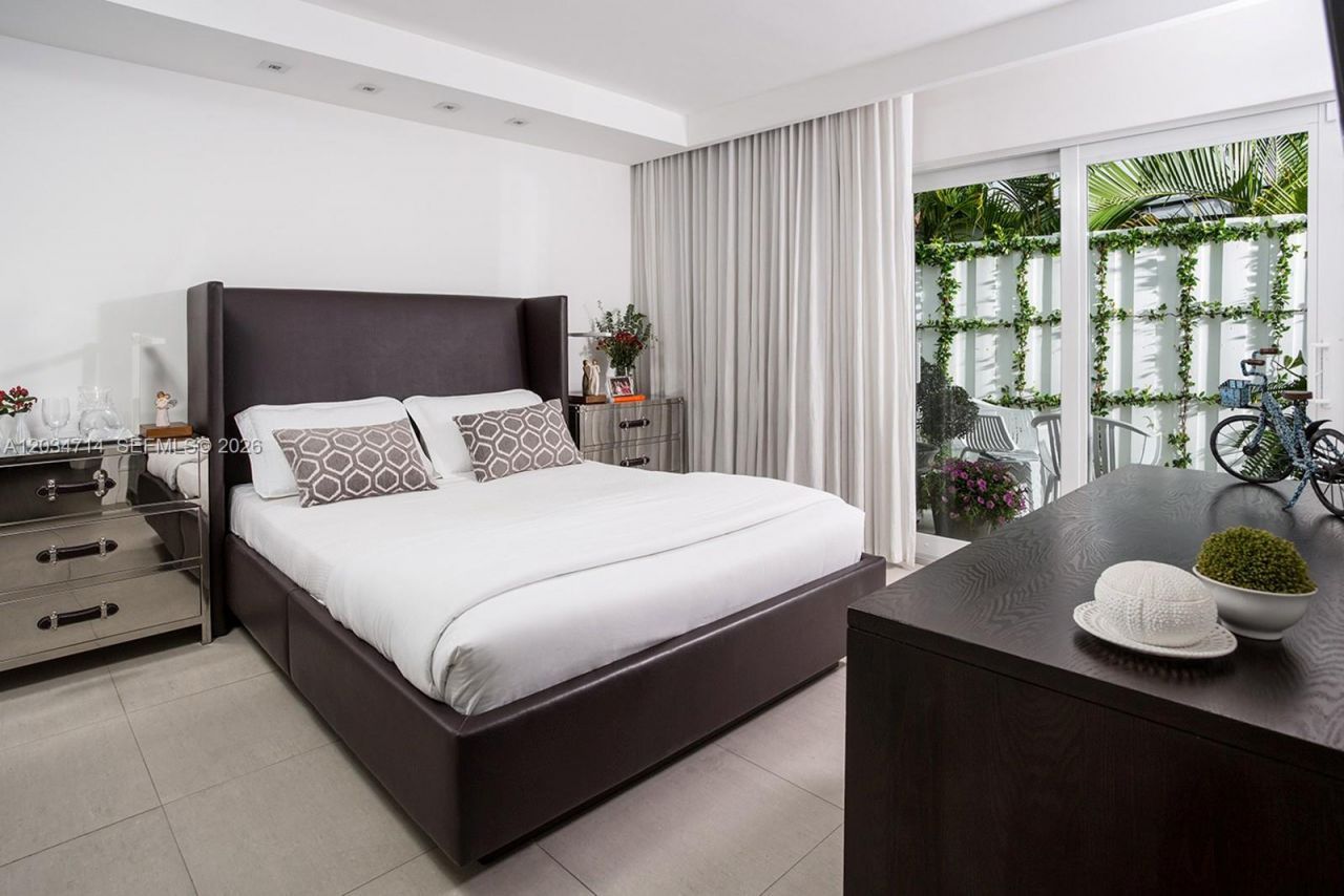 533 NE 52 Ter , Unit ., Miami, FL 33137 Photo