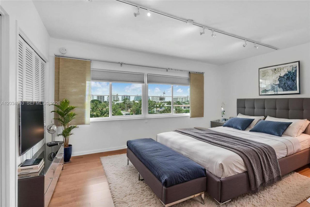 9381 E Bay Harbor Dr , Unit 504N, Bay Harbor Islands, FL 33154 Photo