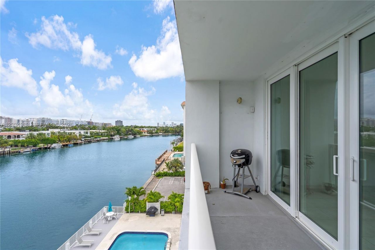 9381 E Bay Harbor Dr , Unit 504N, Bay Harbor Islands, FL 33154 Photo