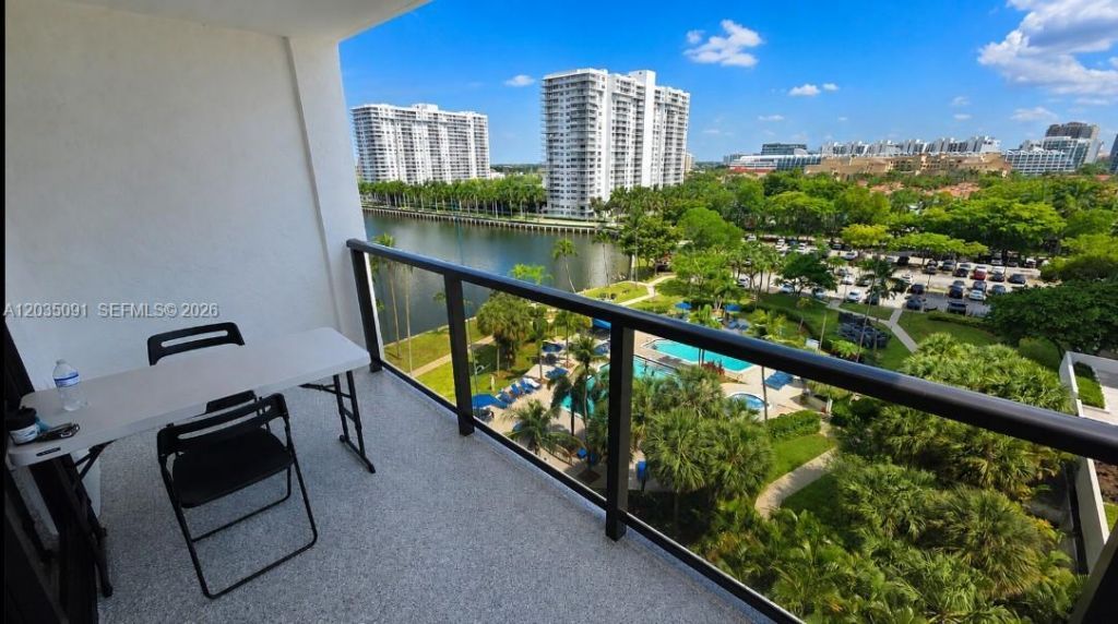 18151 NE 31 Ct, Unit 908, Aventura, FL 33160 Photo