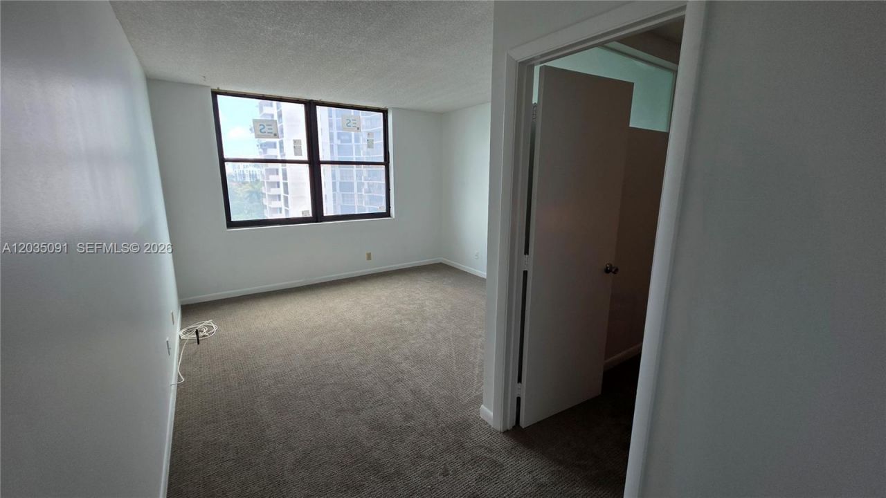 18151 NE 31 Ct , Unit 908, Aventura, FL 33160 Photo