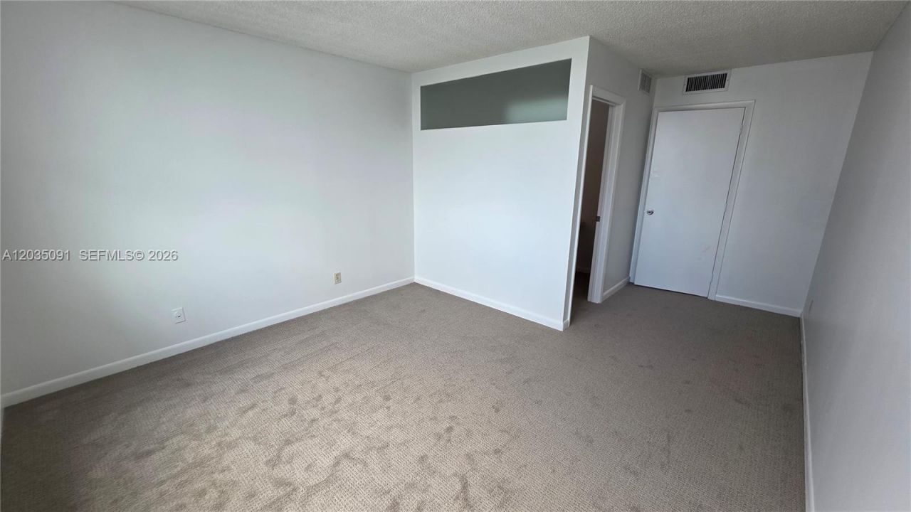 18151 NE 31 Ct , Unit 908, Aventura, FL 33160 Photo