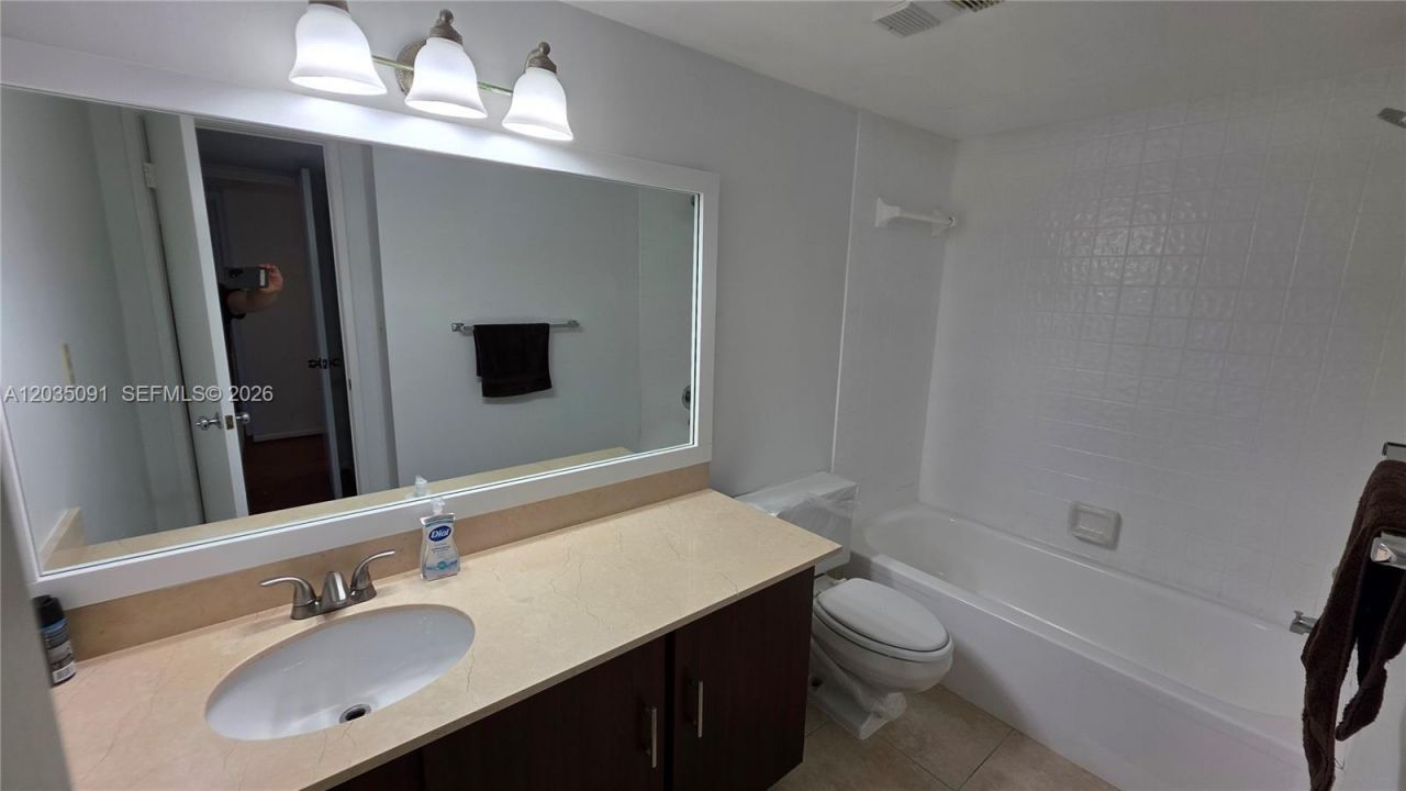 18151 NE 31 Ct , Unit 908, Aventura, FL 33160 Photo