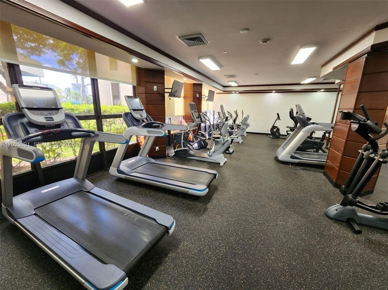 18151 NE 31 Ct , Unit 908, Aventura, FL 33160 Photo