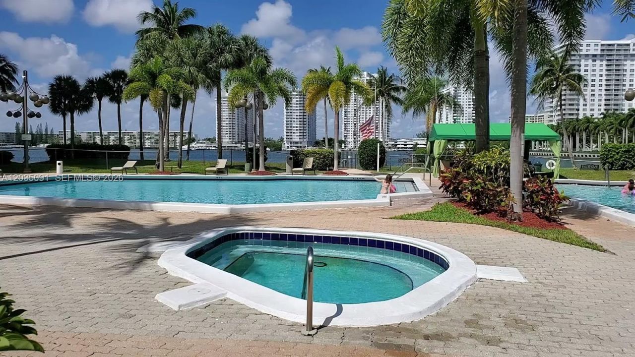 18151 NE 31 Ct, Unit 908, Aventura, FL 33160 Photo