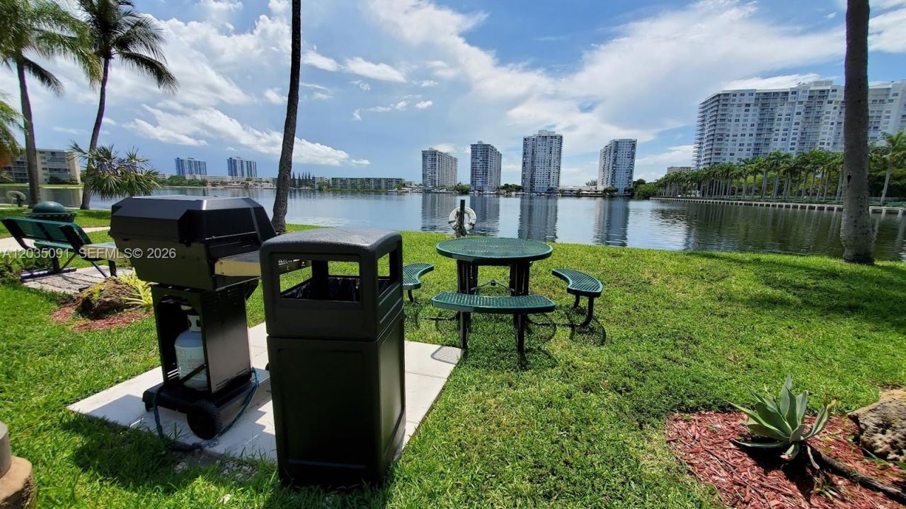 18151 NE 31 Ct, Unit 908, Aventura, FL 33160 Photo