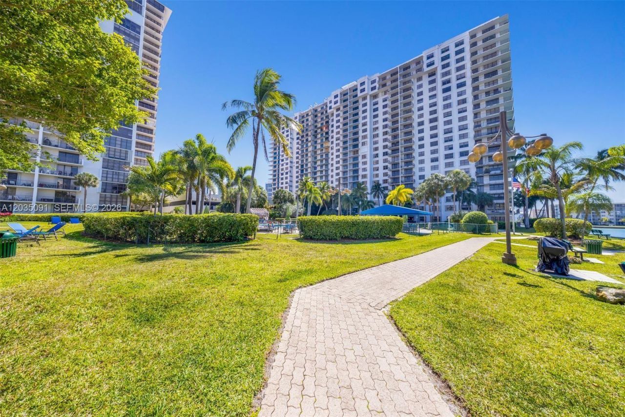 18151 NE 31 Ct, Unit 908, Aventura, FL 33160 Photo