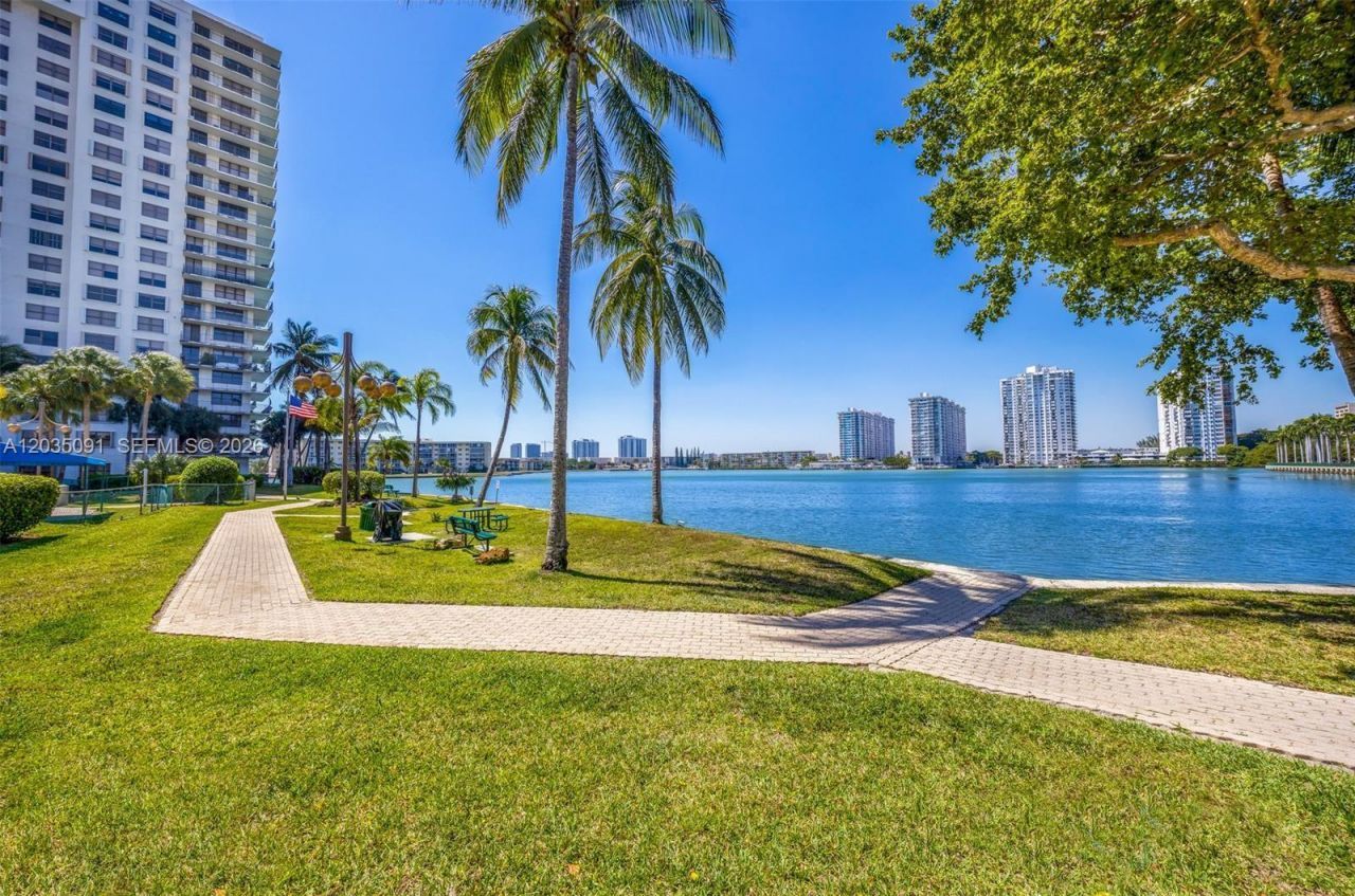 18151 NE 31 Ct, Unit 908, Aventura, FL 33160 Photo