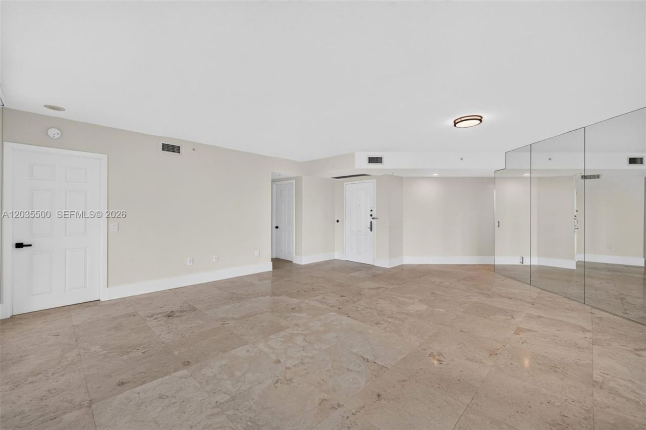 3370 Hidden Bay Dr, Unit 2107, Aventura, FL 33180 Photo