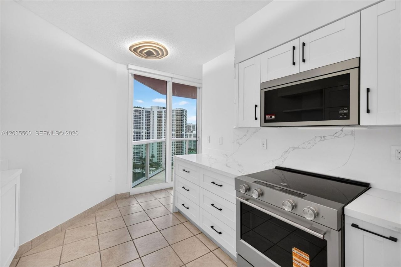 3370 Hidden Bay Dr, Unit 2107, Aventura, FL 33180 Photo