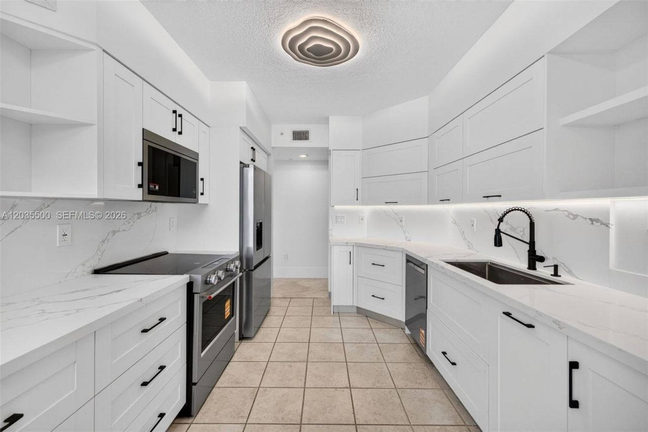 3370 Hidden Bay Dr, Unit 2107, Aventura, FL 33180 Photo