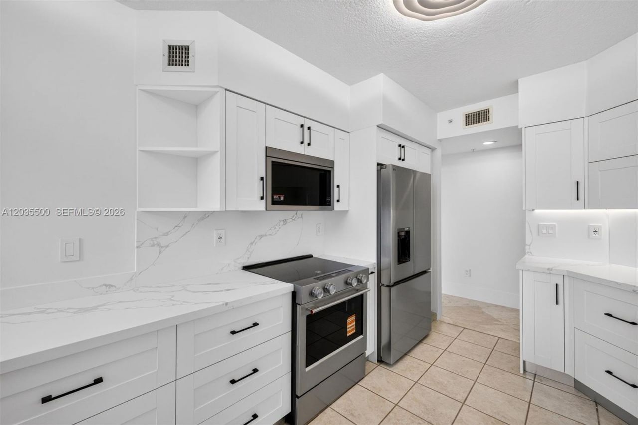 3370 Hidden Bay Dr, Unit 2107, Aventura, FL 33180 Photo