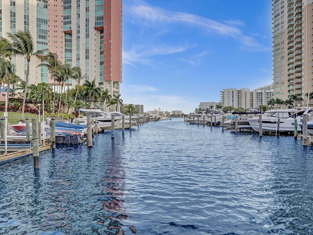 3370 Hidden Bay Dr , Unit 2107, Aventura, FL 33180 Photo
