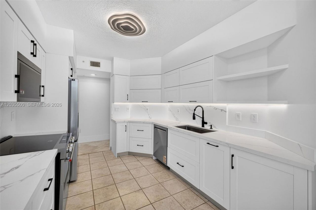 3370 Hidden Bay Dr, Unit 2107, Aventura, FL 33180 Photo