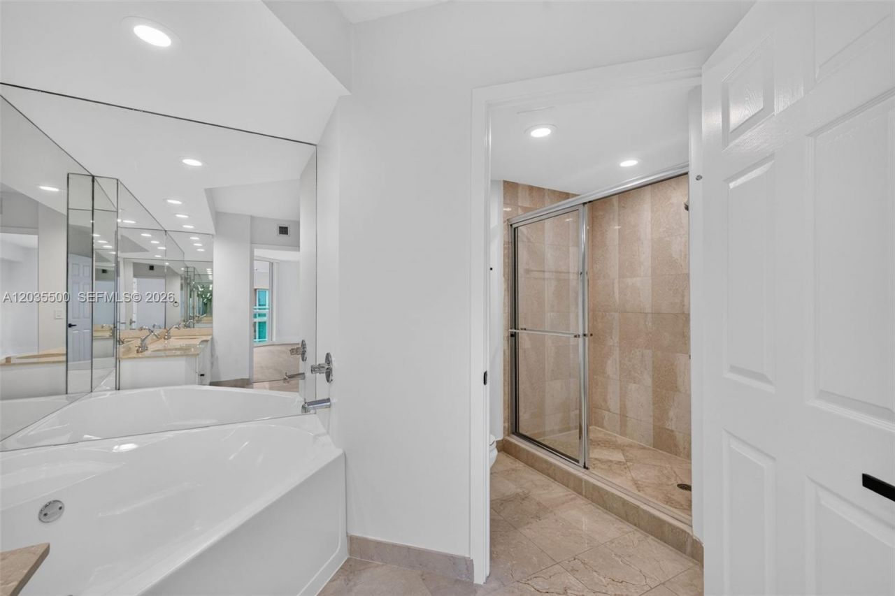 3370 Hidden Bay Dr, Unit 2107, Aventura, FL 33180 Photo