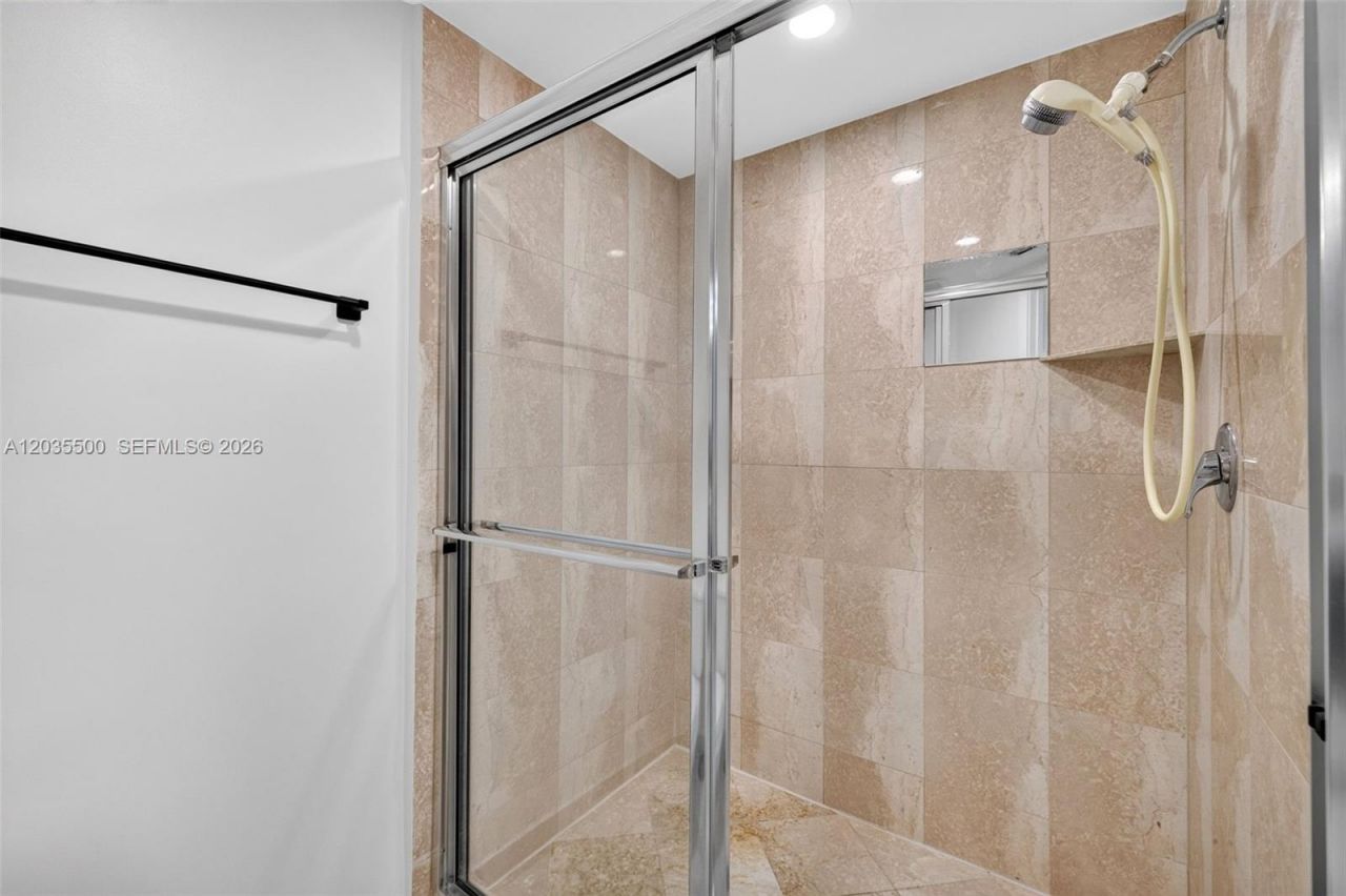 3370 Hidden Bay Dr, Unit 2107, Aventura, FL 33180 Photo