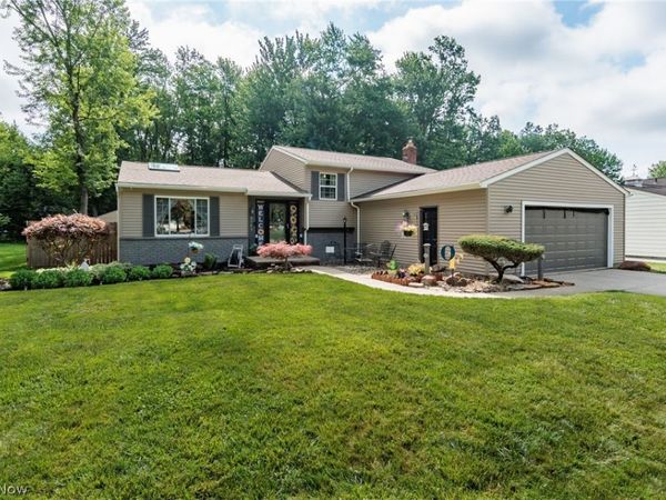8543 Greenbriar Drive , Olmsted Twp, OH 44138