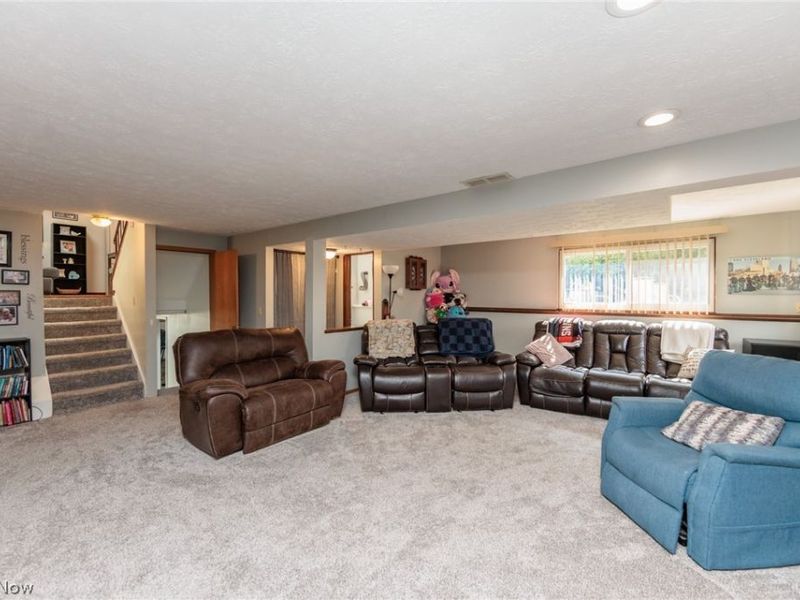 8543 Greenbriar Drive , Olmsted Township, OH 44138 Photo 14