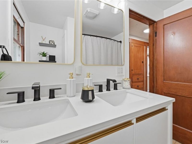 8562 Essex Avenue NW, North Canton, OH 44720 Photo 13