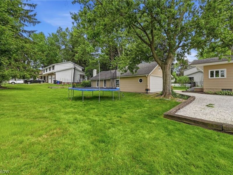 8562 Essex Avenue NW, North Canton, OH 44720 Photo 32