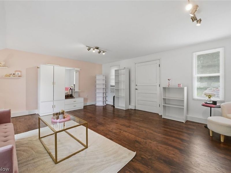 8562 Essex Avenue NW, North Canton, OH 44720 Photo 5